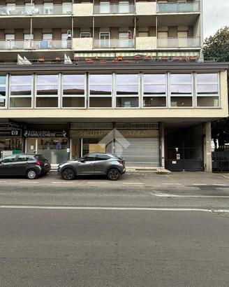 NEGOZIO A MEDA