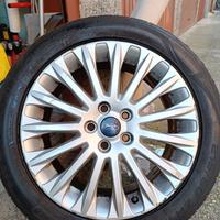 4 cerchi lega x ford con pneumatici