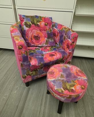poltroncina con quadro e cuscino coordinato