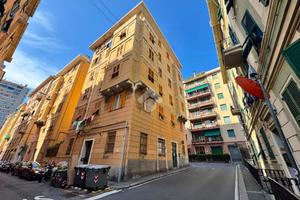 4 LOCALI A GENOVA