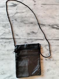 Piccola borsa pochette in pelle nera