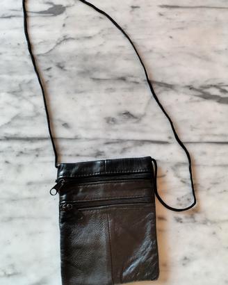 Piccola borsa pochette in pelle nera