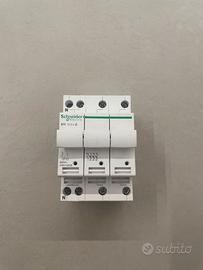 Sezionatore portafusibili 3P+N 10,3x38 SCHNEIDER