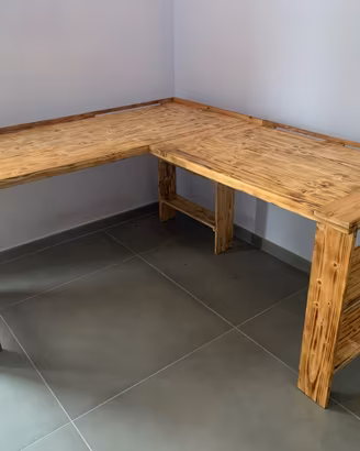 Scrivania angolare in legno artigianale