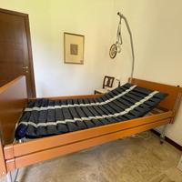 Letto ospedaliero elettrico