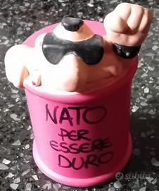 Salvadanaio "Nato per essere duro"