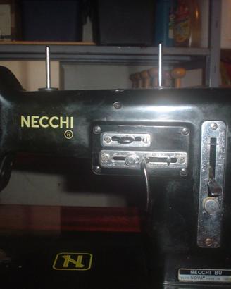 Macchina da Cucire Marca Necchi