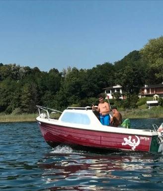 Vega Hurricane 4,99 con jhonson 737 - 40 hp