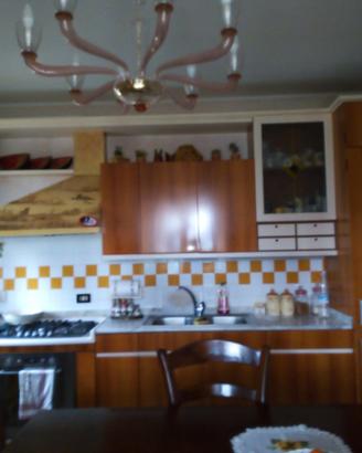 Cucina completa in legno massello