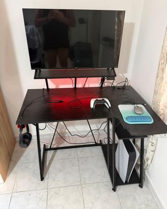 Postazione gaming scrivania
