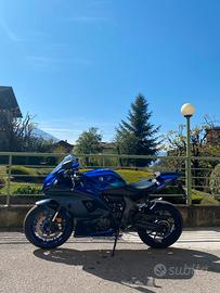 Yamaha YZF R7 Icon Blue 2025