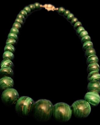COLLANA DI PERLE IN MALACHITE CHIUSURA ARGENTO