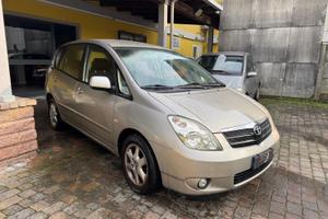 Toyota Corolla Verso 2.0tdi 140.000km