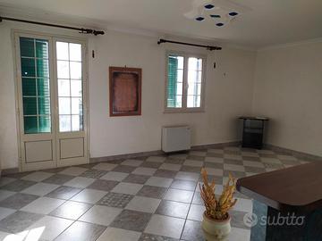 Appartamento sito in via della libertá, vicari