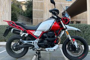 Moto Guzzi V85 TT Evocative graphic