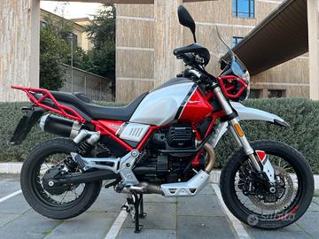 Moto Guzzi V85 TT Evocative graphic