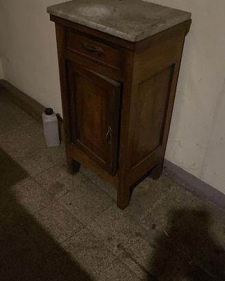 VECCHIO COMODINO