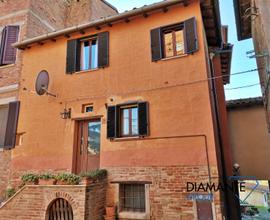 Casa indipendente con due camere e giardino