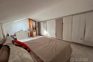 Grottaferrata trilocale arredato mansardato