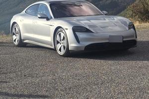 Porsche Taycan performance battery Plus 476Cv