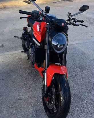 Ducati monster 937
