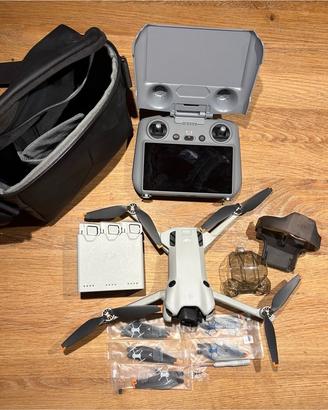 DJI Mini 4 Pro Fly More Combo