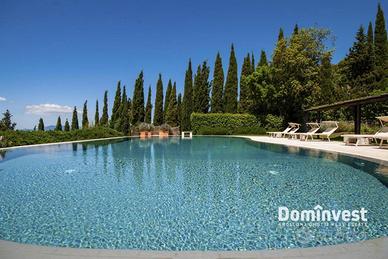 Villa di 300 m² con più di 5 locali a Capalbio