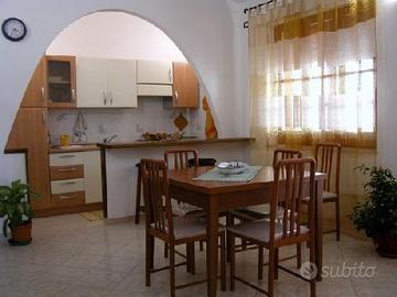 Casa gialla - appartamento in centro a sant'antioc