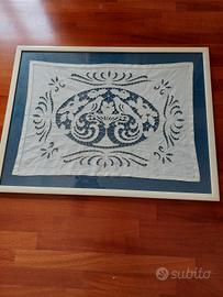 Quadro con soggetto ricamato a mano ad intaglio