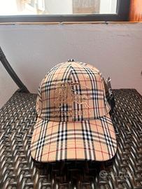 Capellino con visiera burberry