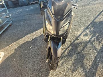 Yamaha xmax 250 