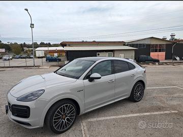 Porsche cayenne E-hybrid 