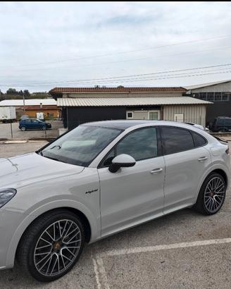 Porsche cayenne E-hybrid 