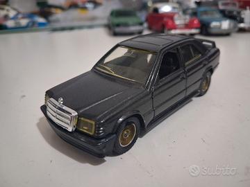 modellino 1/43 solido mercedes 190 E 2.3