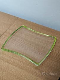 Vassoio vintage con riga dorata 