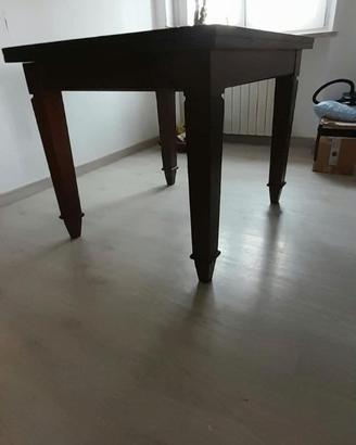 Tavolo in legno allungabile