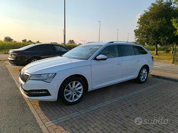 Skoda Superb 2.0 TDI EVO 150 CV SCR DSG Wagon Exec