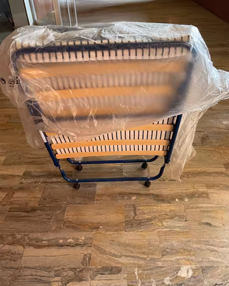 Lettino con materasso
