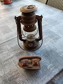 Ferro da stiro e Lanterna a petrolio