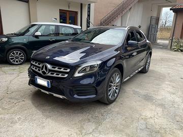 Mercedes GLA 200d auto in GARANZIA MERCEDES