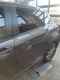 Porta posteriore sinistra TOYOTA YARIS del 2012