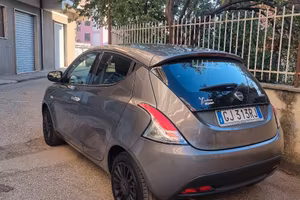 Lancia Ypsilon 1.0 FireFly 68cv Silver