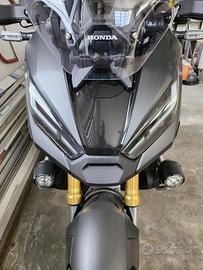 Honda xadv 750 paragonabile a nuovo