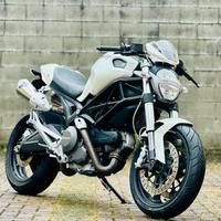 Ducati Monster 696