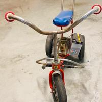 Bicicletta Giordani rossa a batteria