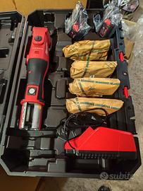 Pressatrice a Batteria per Multistrato