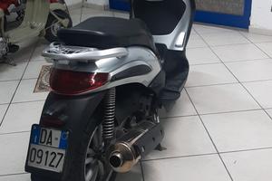 B E V E R L Y  4 0 0 ie