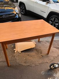 Tavolo in legno allungabile