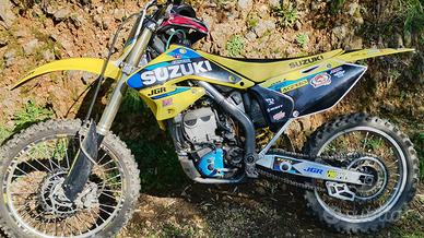 SUZUKI RMZ 250 cross