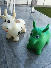 pony e mucca gonfiabili 
